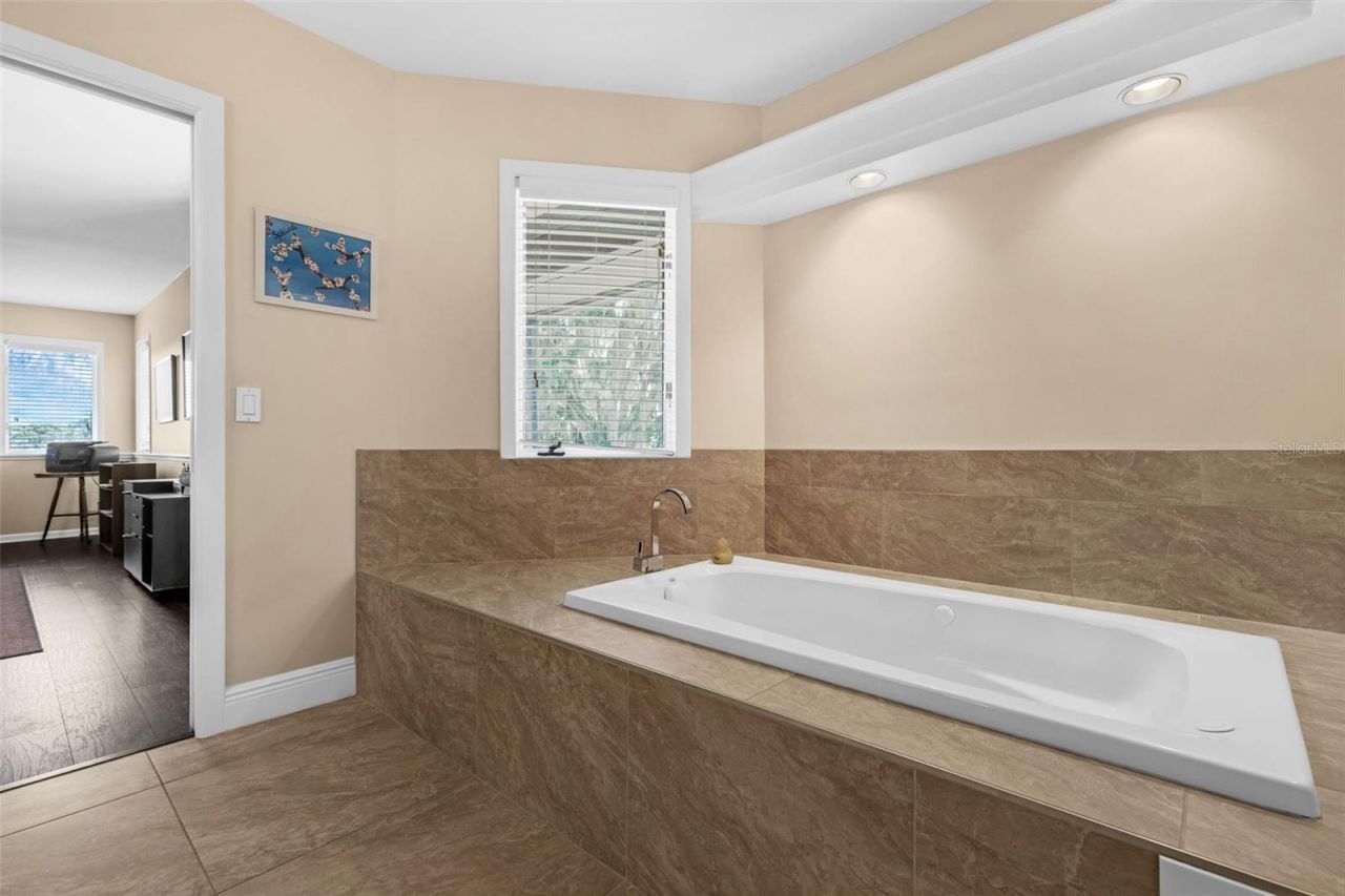 6846 Lake View Drive, Yalaha, FL 34797 Photo