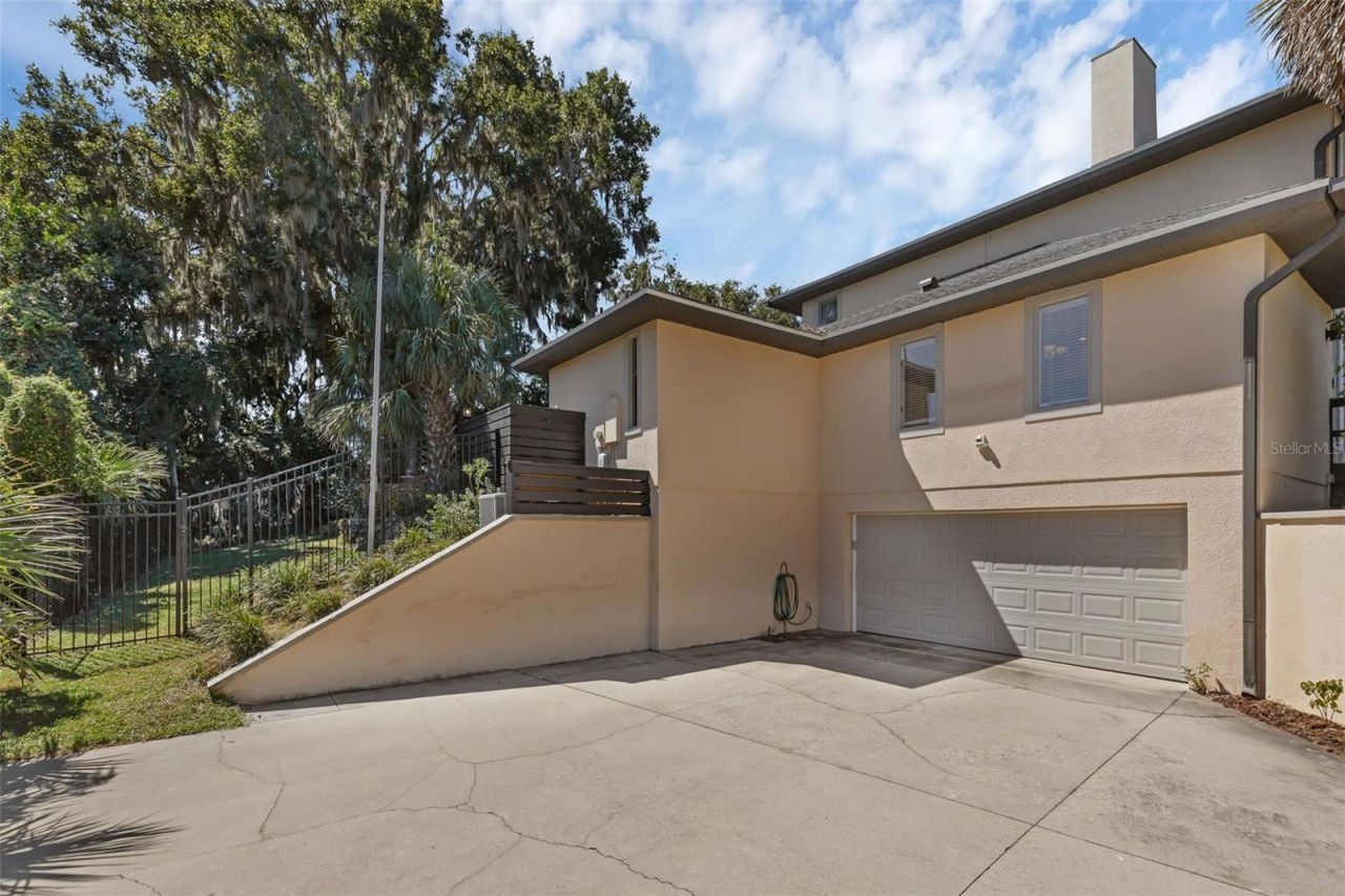 6846 Lake View Drive, Yalaha, FL 34797 Photo