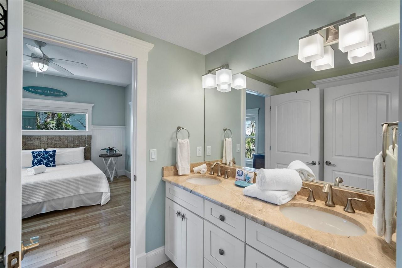 204 66th Street, Holmes Beach, FL 34217 Photo