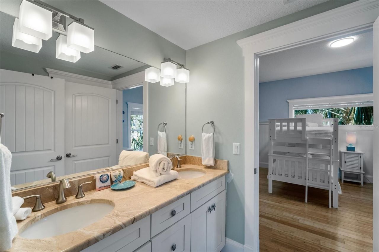 204 66th Street, Holmes Beach, FL 34217 Photo