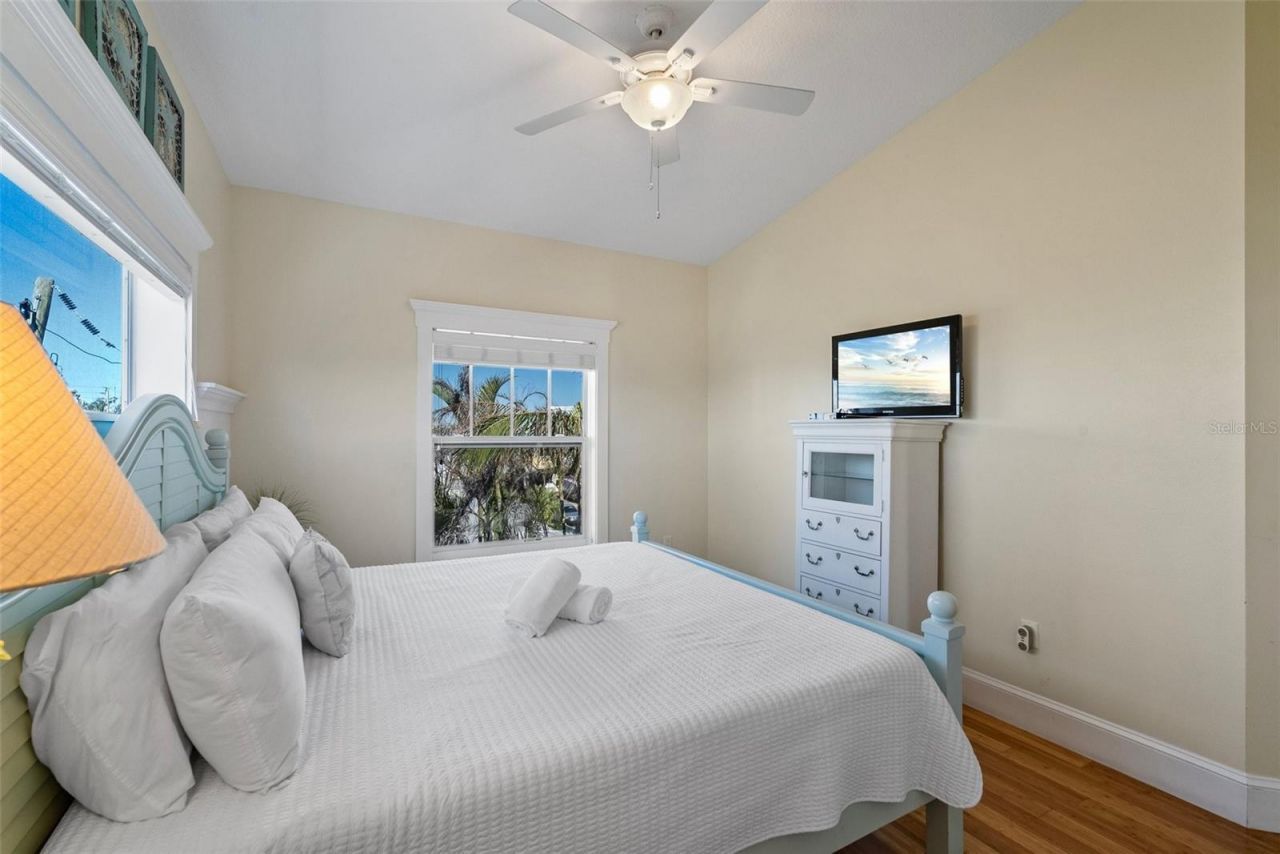 204 66th Street, Holmes Beach, FL 34217 Photo