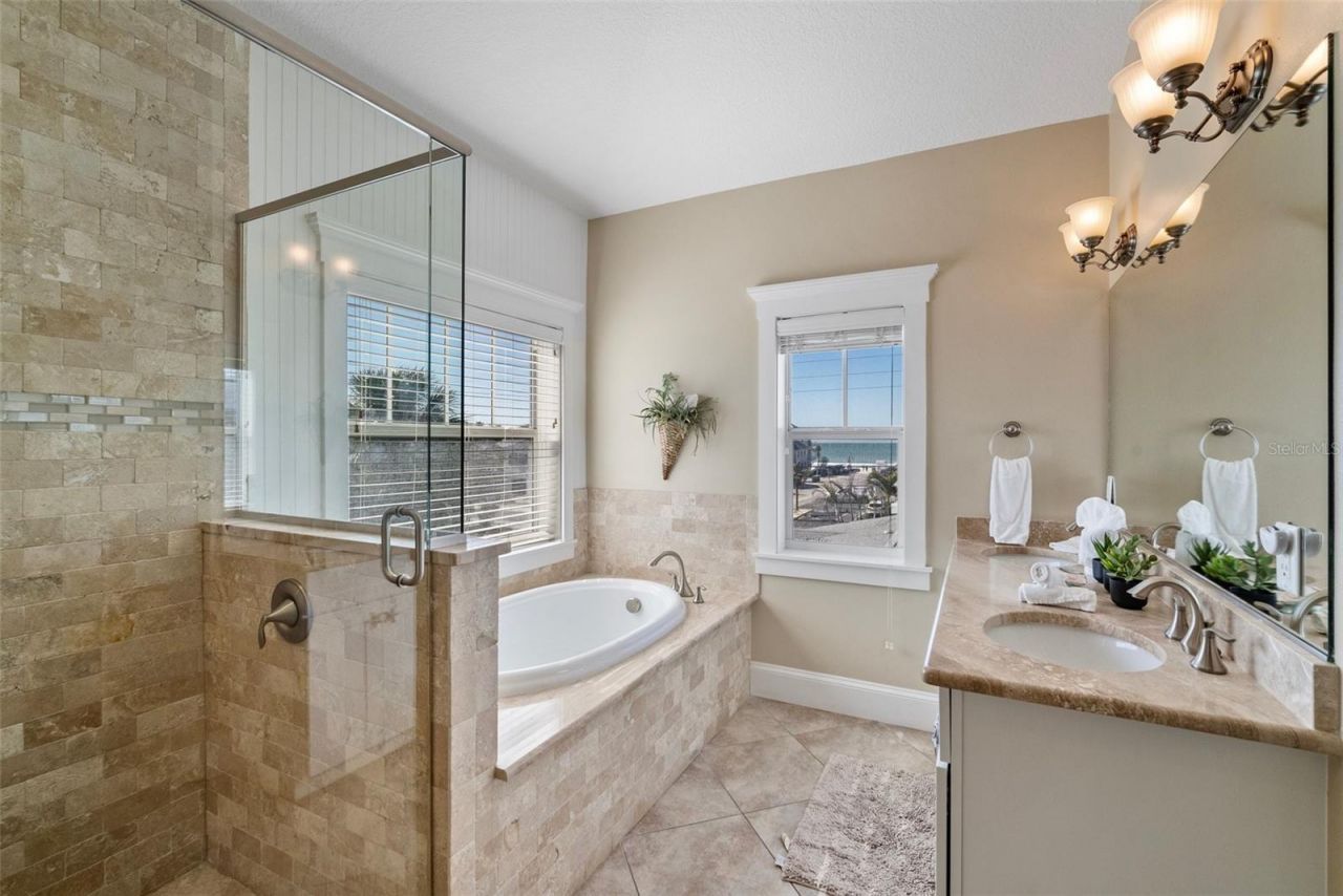 204 66th Street, Holmes Beach, FL 34217 Photo