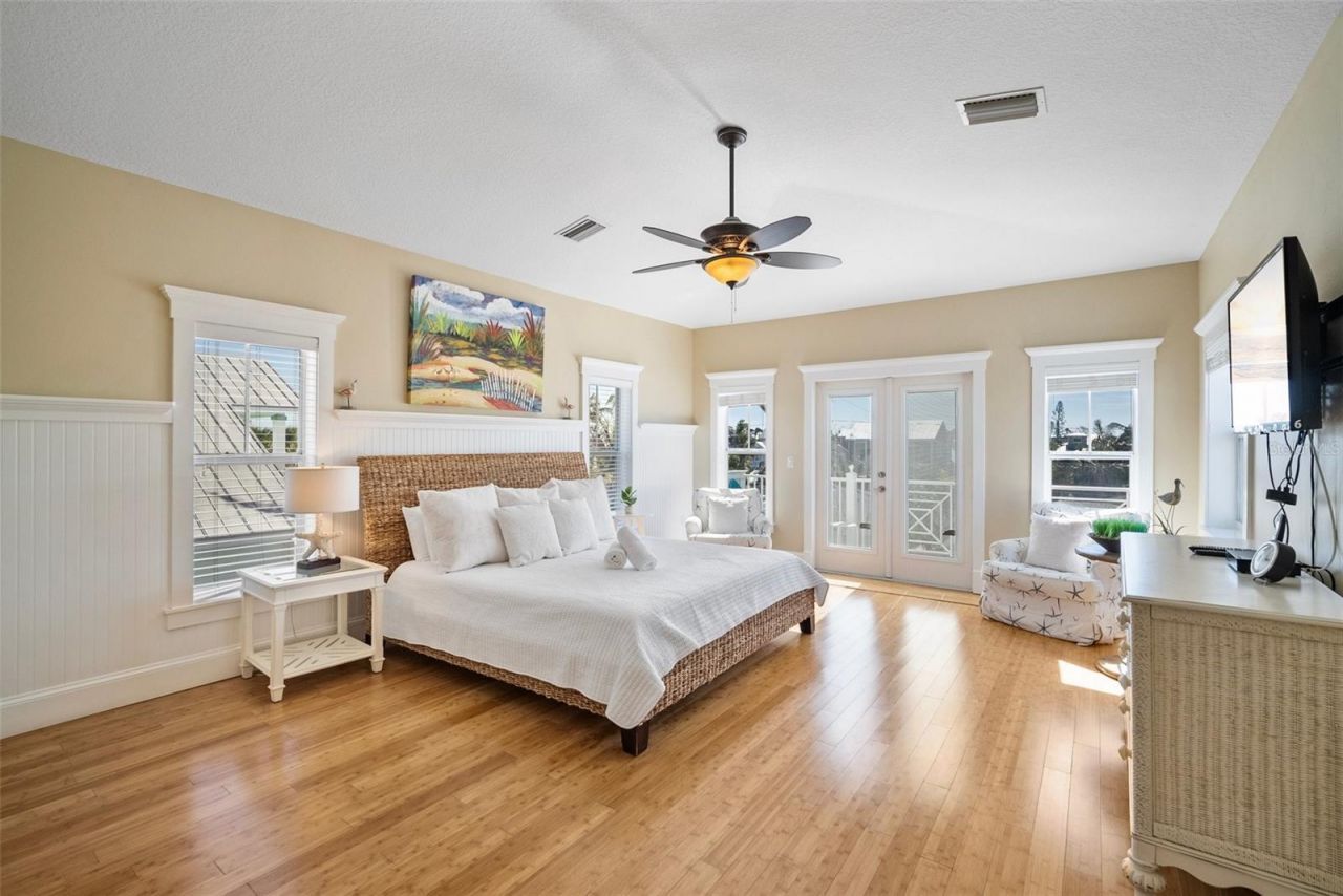 204 66th Street, Holmes Beach, FL 34217 Photo