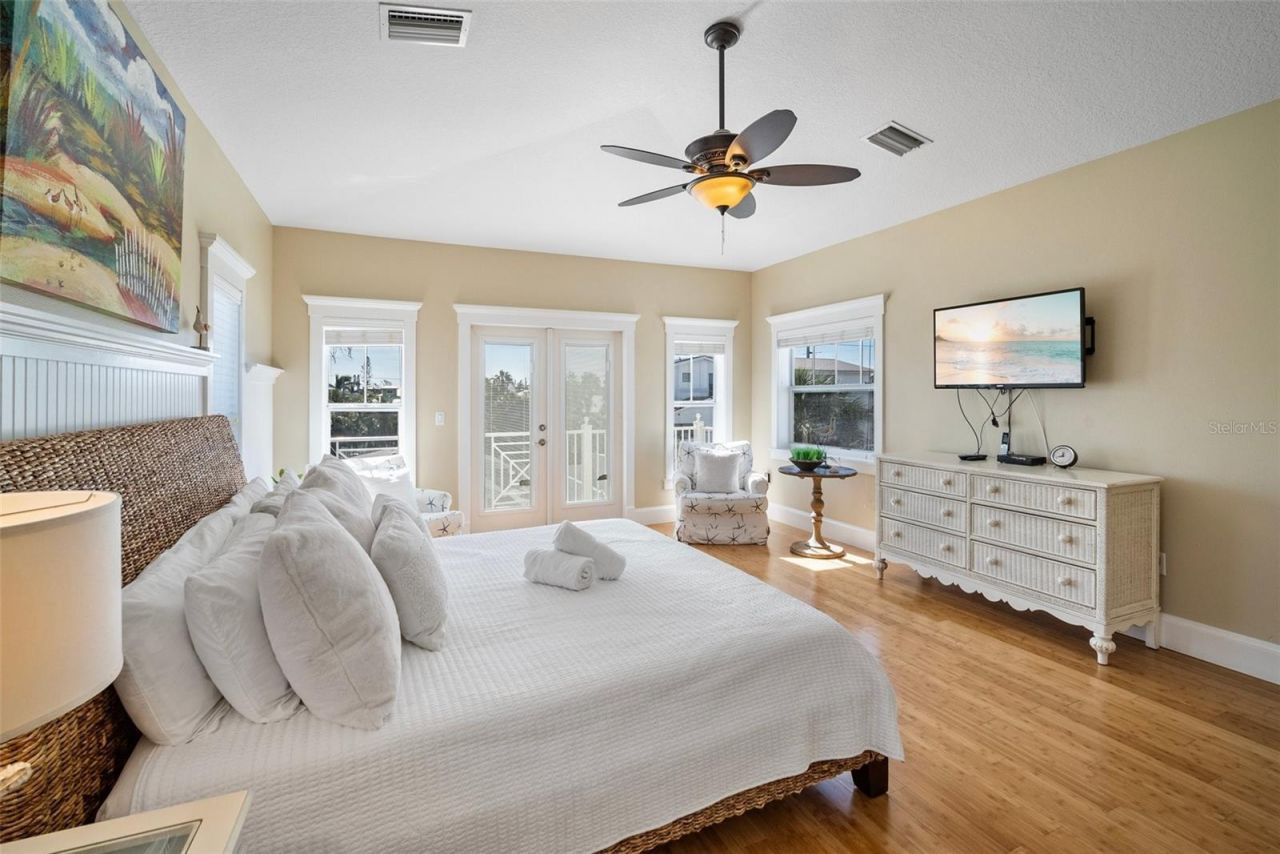 204 66th Street, Holmes Beach, FL 34217 Photo