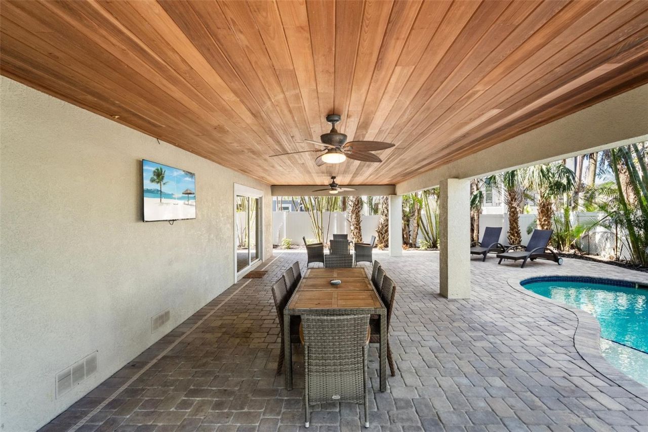 204 66th Street, Holmes Beach, FL 34217 Photo