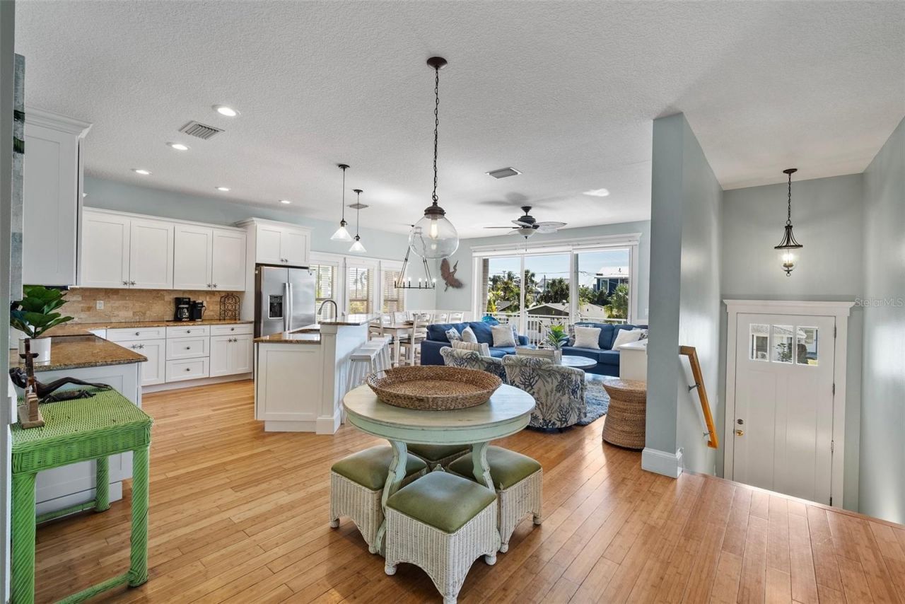 204 66th Street, Holmes Beach, FL 34217 Photo