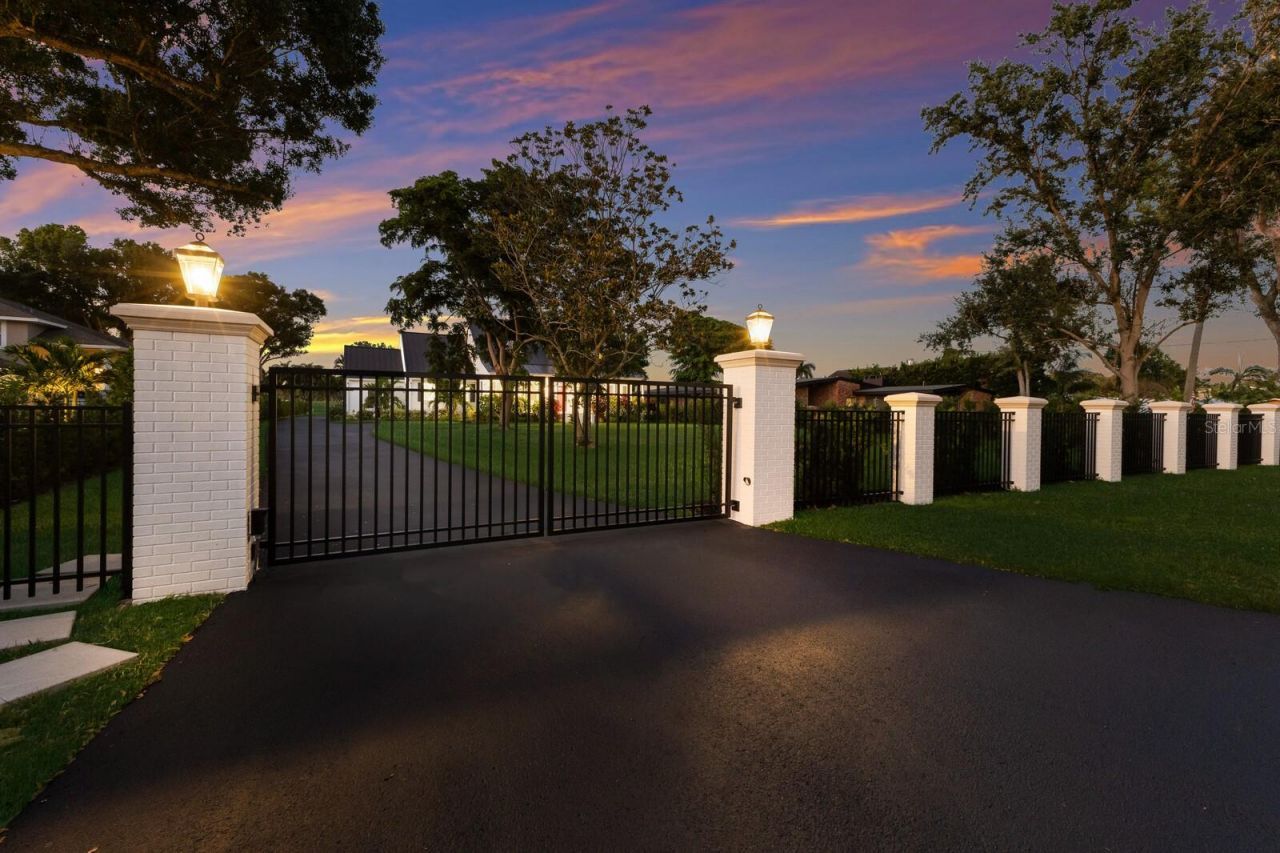 5060 18th Avenue W, Bradenton, FL 34209 Photo