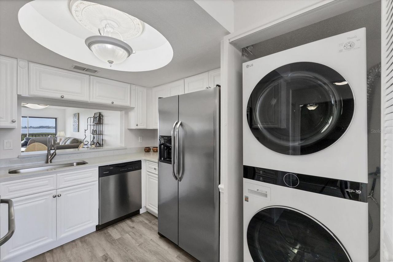 1153 Edgewater Circle, Bradenton, FL 34209 Photo