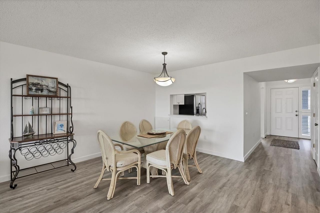 1153 Edgewater Circle, Bradenton, FL 34209 Photo