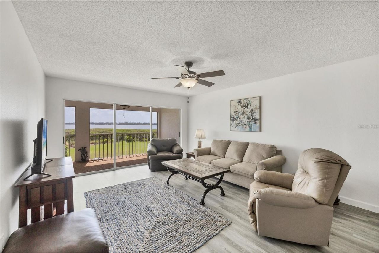 1153 Edgewater Circle, Bradenton, FL 34209 Photo