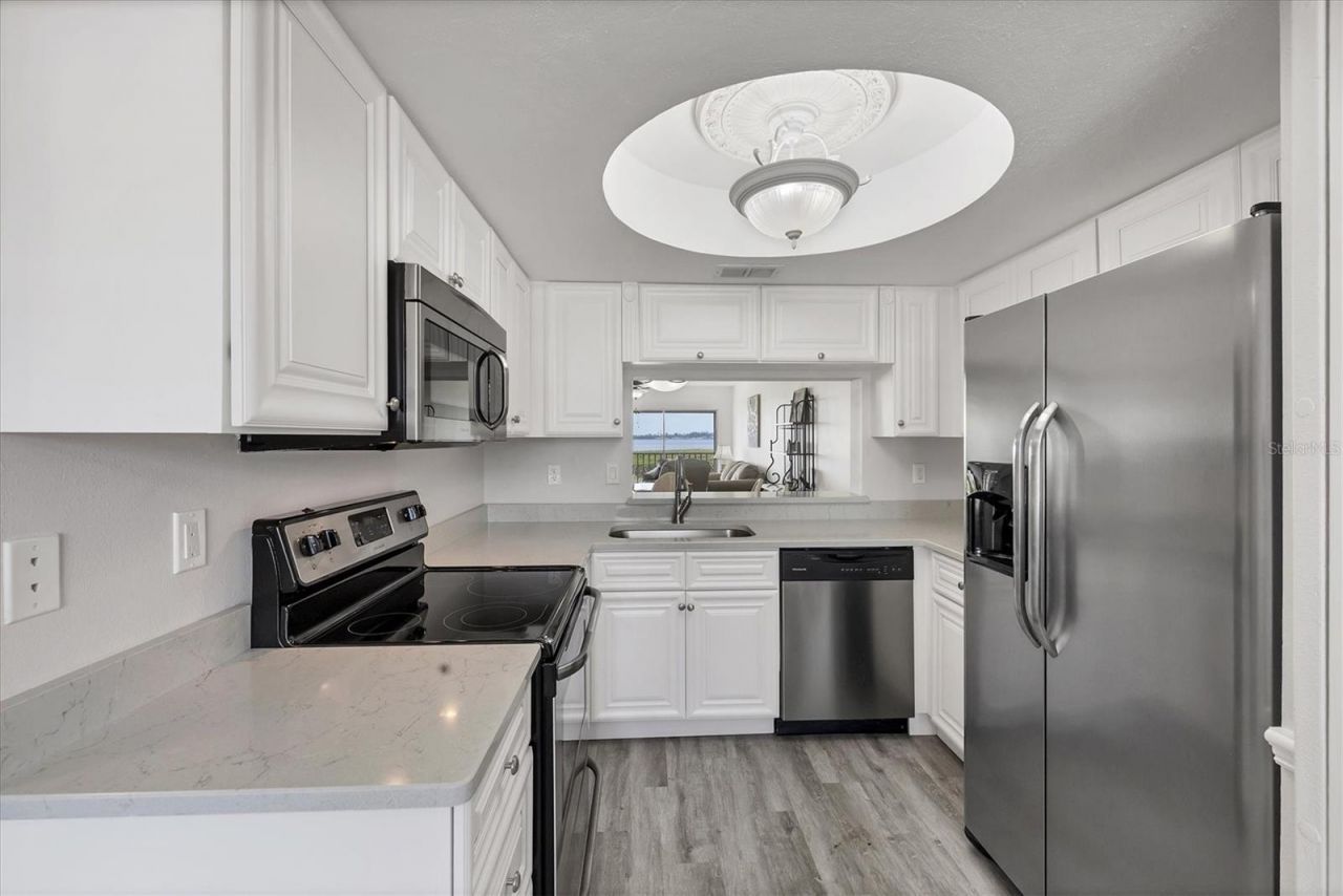 1153 Edgewater Circle, Bradenton, FL 34209 Photo