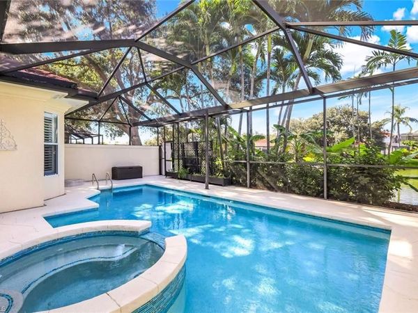 915 Fountain RUN, NAPLES, FL 34119