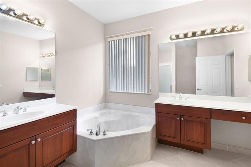 7084 SE Cricket Ct, Stuart, FL 34997 Photo