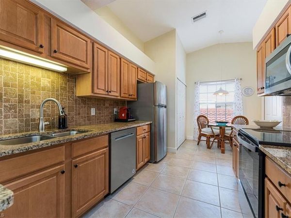 26651 Rosewood Pointe CIR, Unit 204, BONITA SPRINGS, FL 34135