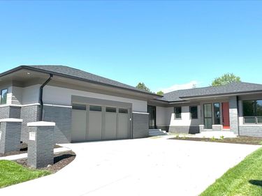 6500 Windflower Road, Lincoln, NE 68521