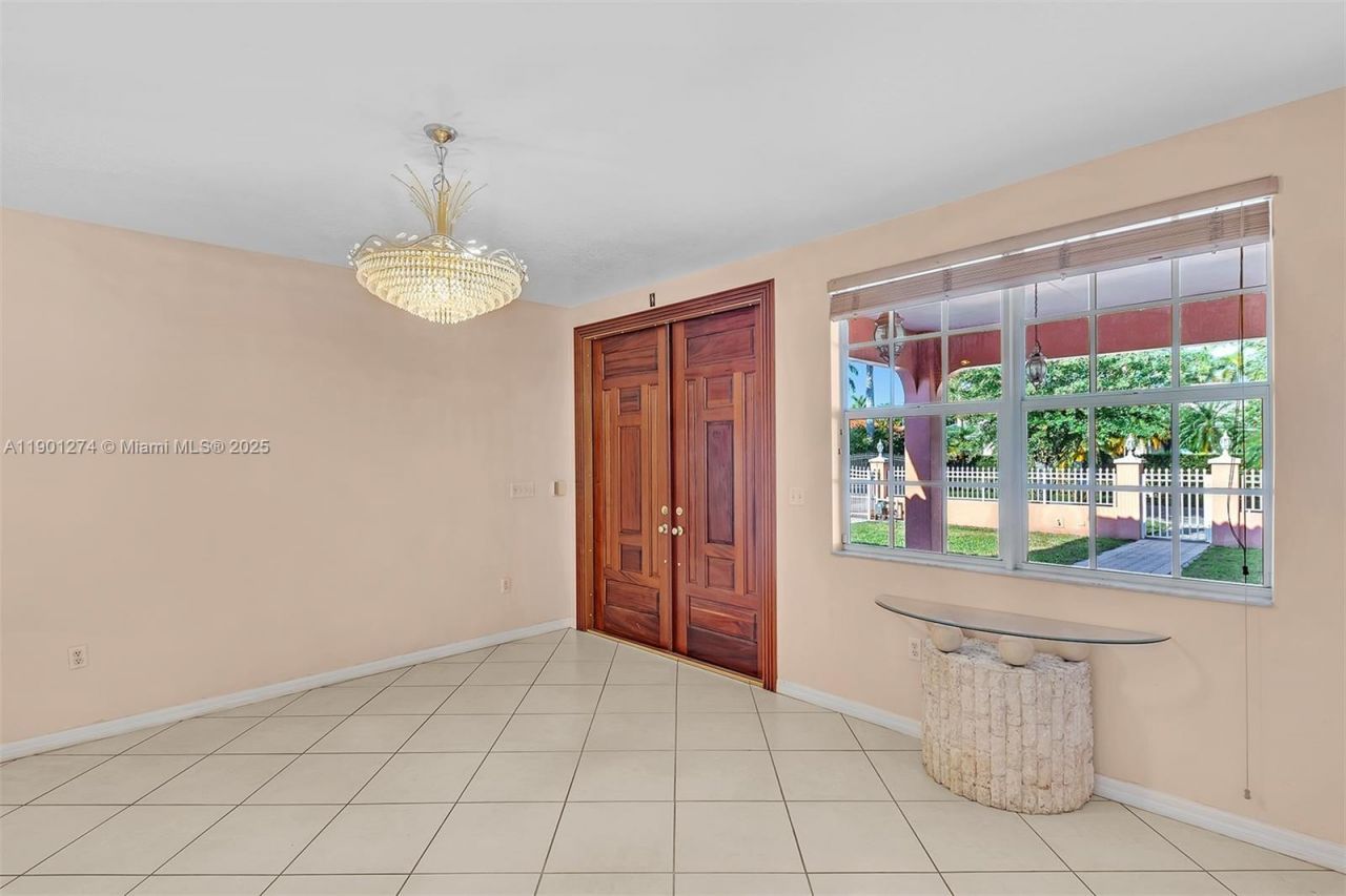 279 NW 119th Ave., Miami, FL 33182 Photo