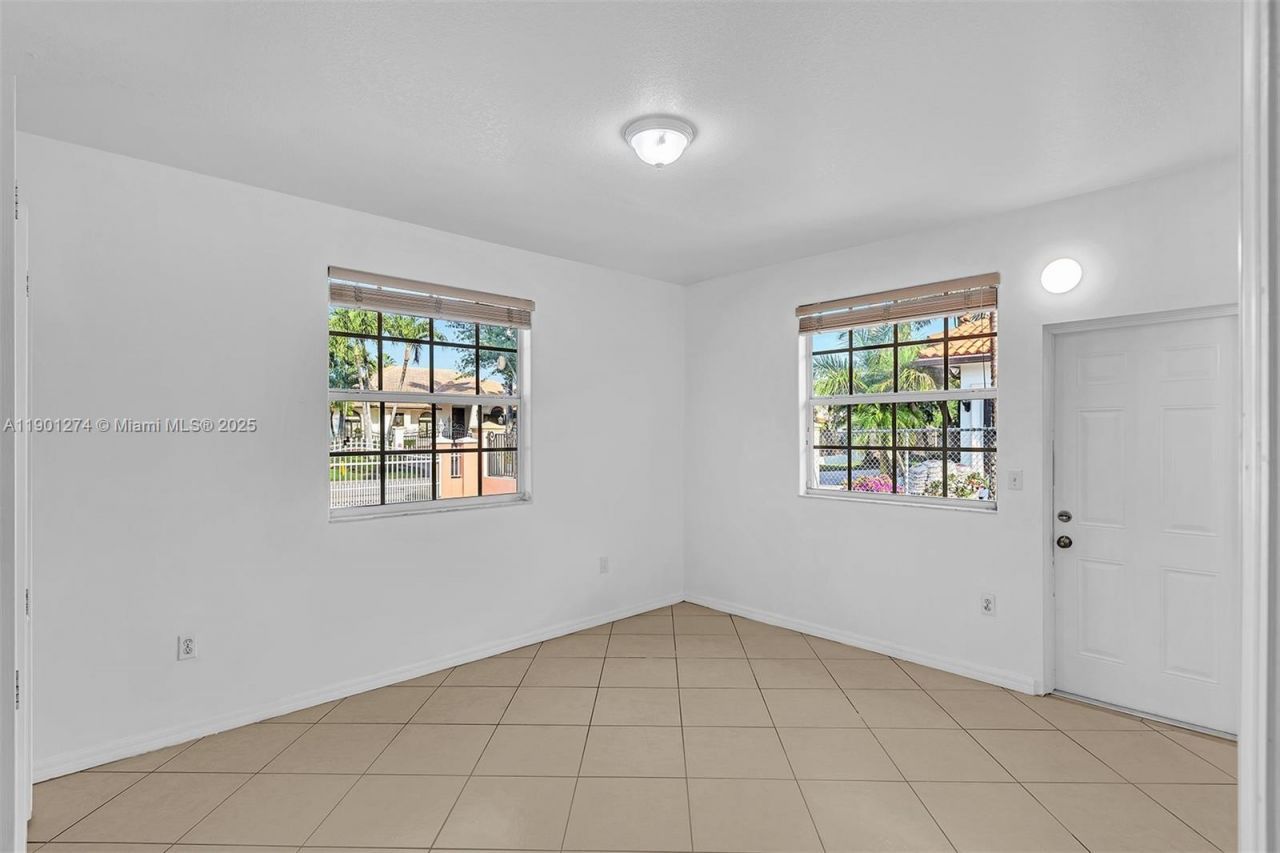 279 NW 119th Ave., Miami, FL 33182 Photo