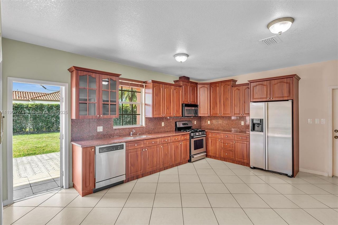 279 NW 119th Ave., Miami, FL 33182 Photo