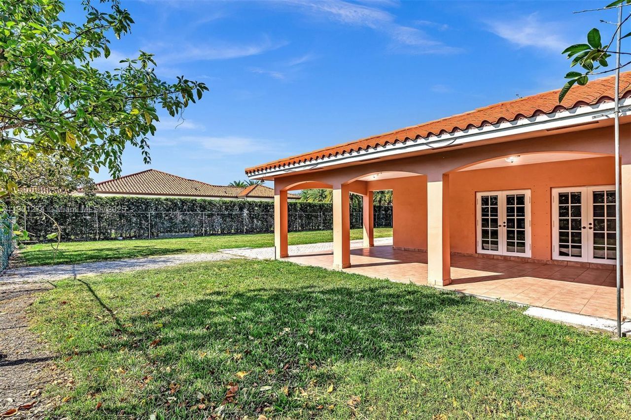 279 NW 119th Ave., Miami, FL 33182 Photo