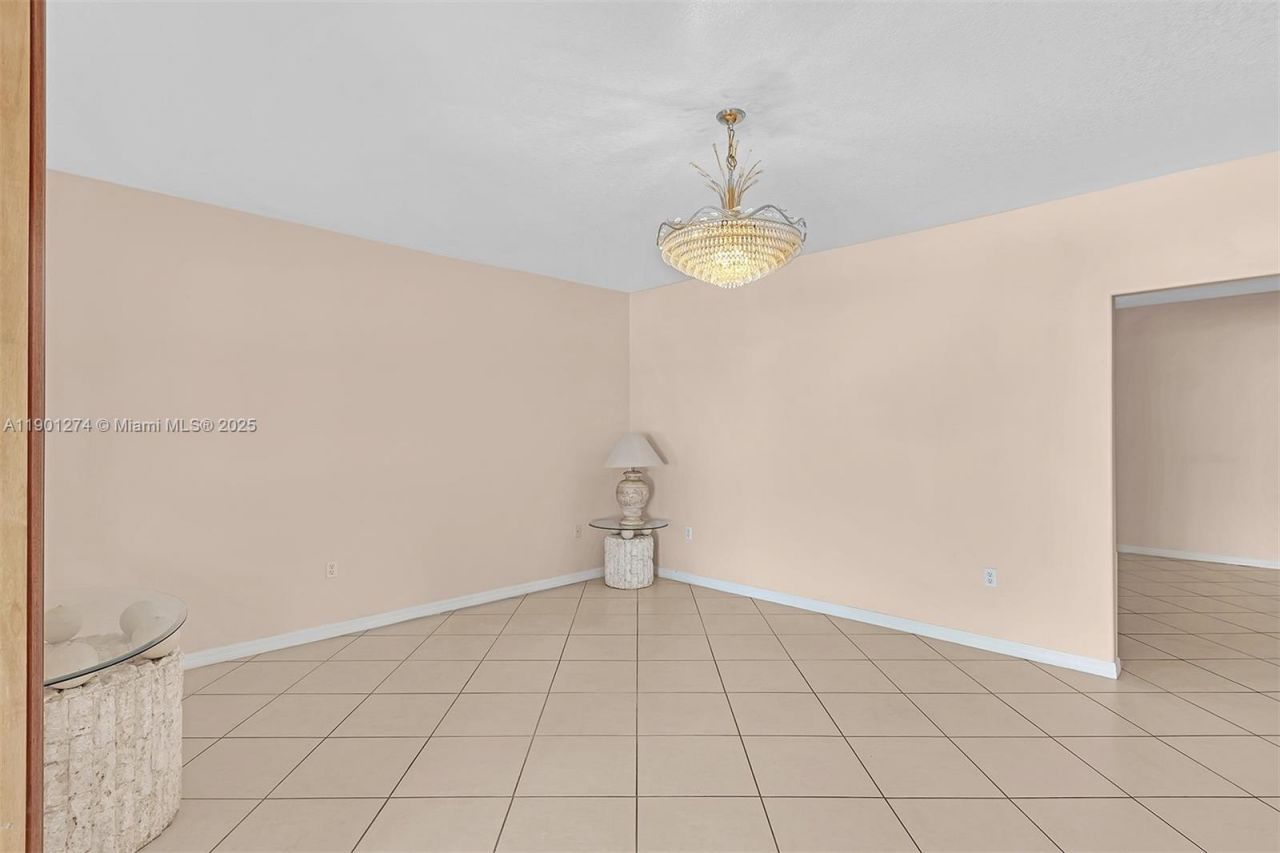 279 NW 119th Ave., Miami, FL 33182 Photo