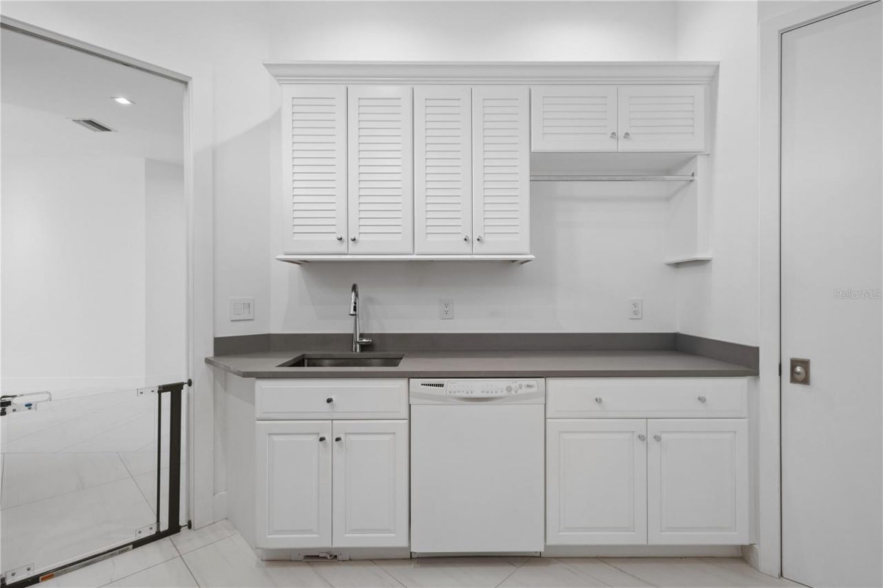 1808 Flower Drive, Sarasota, FL 34239 Photo