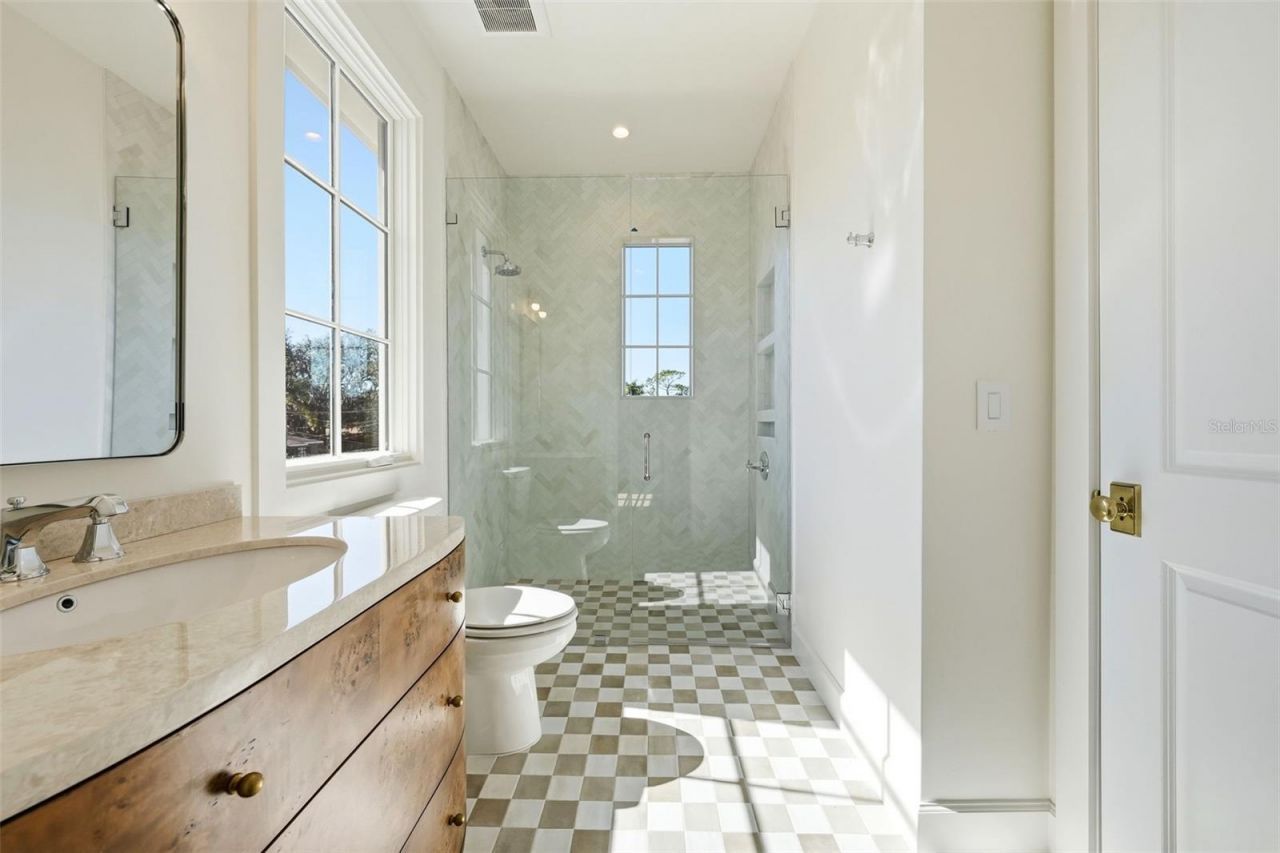 15 E Hazel Street, Orlando, FL 32804 Photo