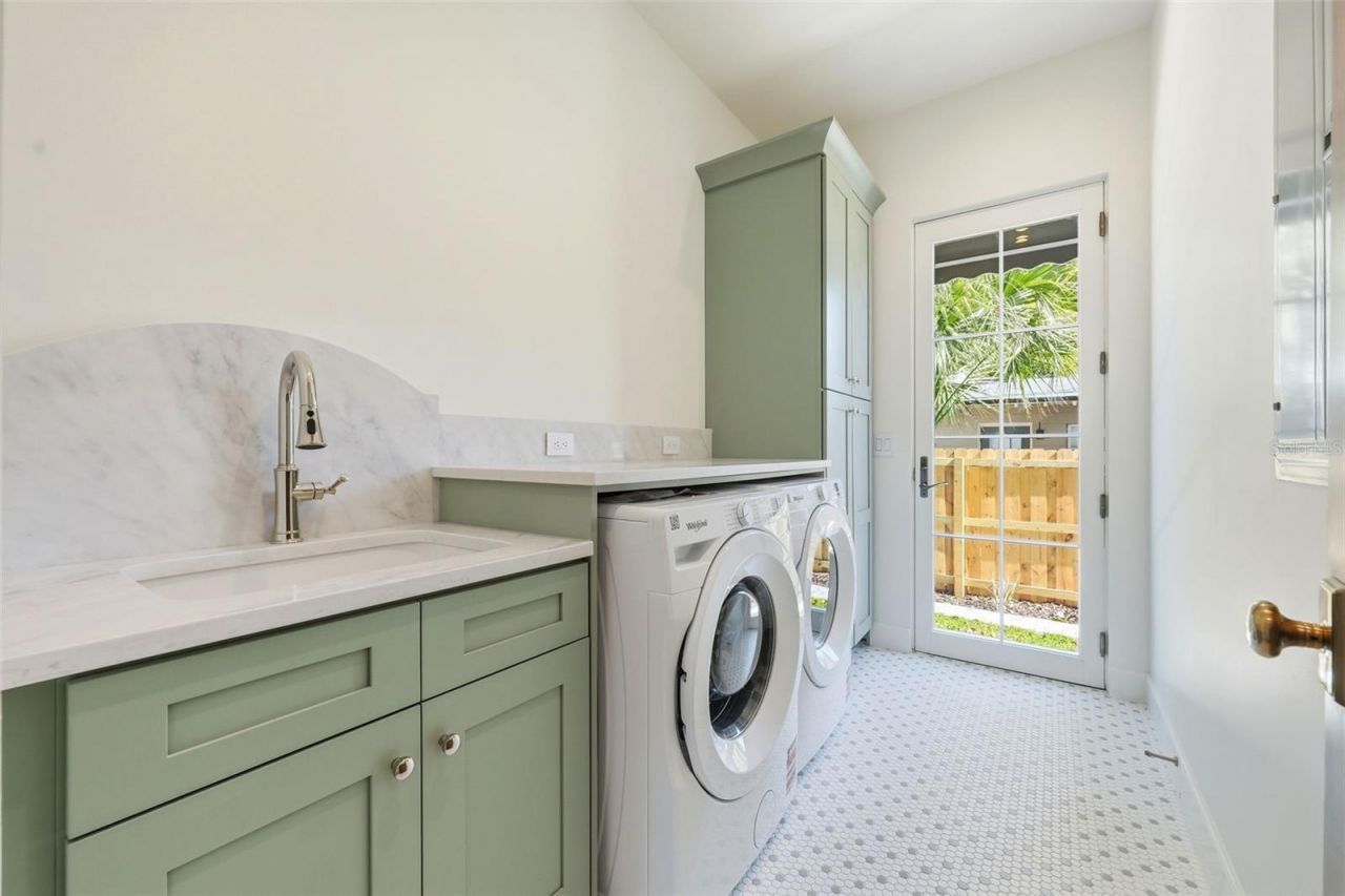 15 E Hazel Street, Orlando, FL 32804 Photo