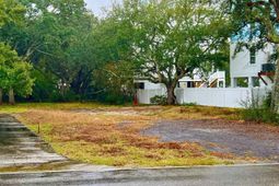 121a&b 16th Ave. N photo 4