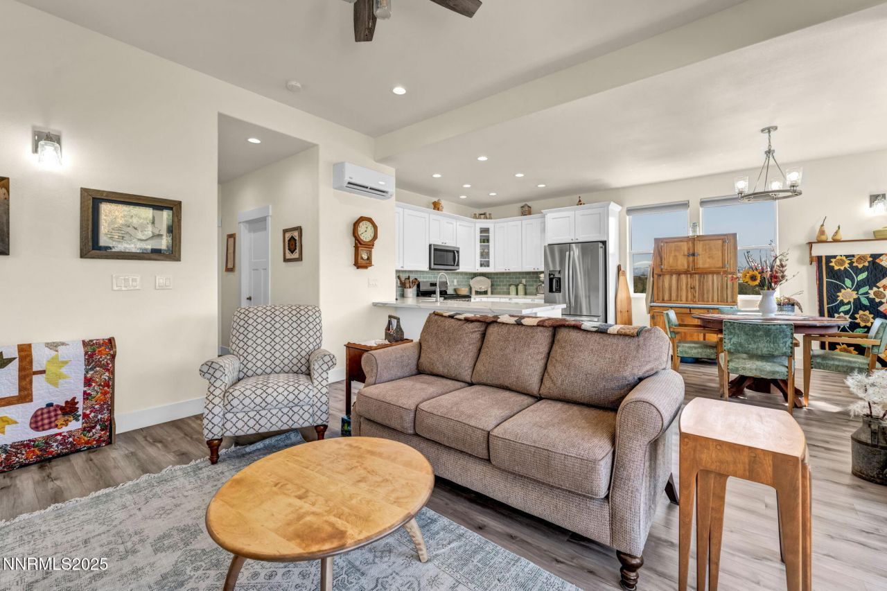 1058 Frieda Lane, Minden, NV 89423 Photo