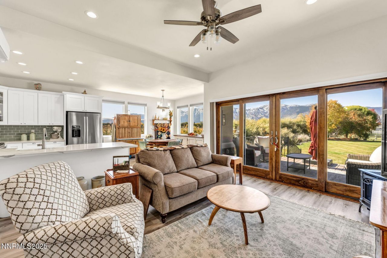 1058 Frieda Lane, Minden, NV 89423 Photo