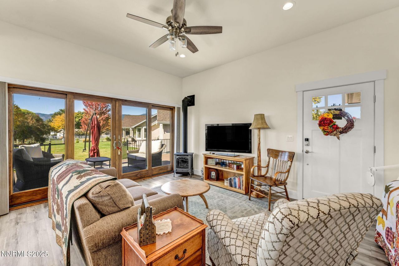 1058 Frieda Lane, Minden, NV 89423 Photo