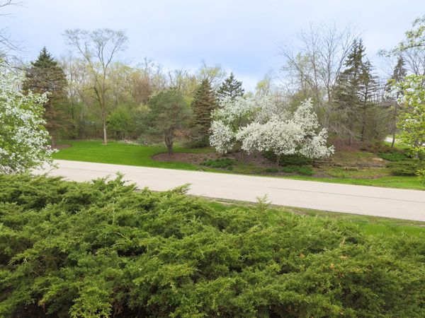 39976 Jonathan Knolls Lane, Wadsworth, IL 60083