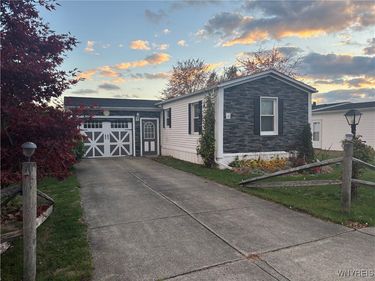 46 Golden Pond, Akron, NY 14001