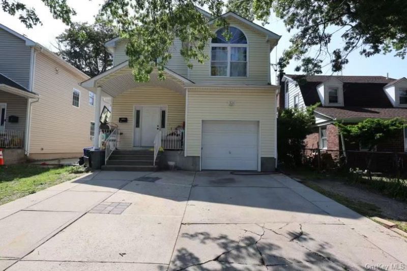 15 Harriet Avenue, Hempstead, NY 11550 Main Photo