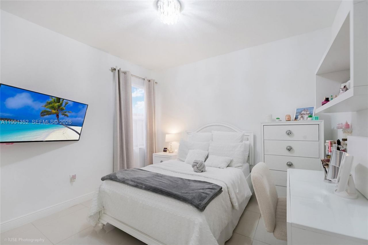 8723 NW 102nd Pl, Doral, FL 33178 Photo