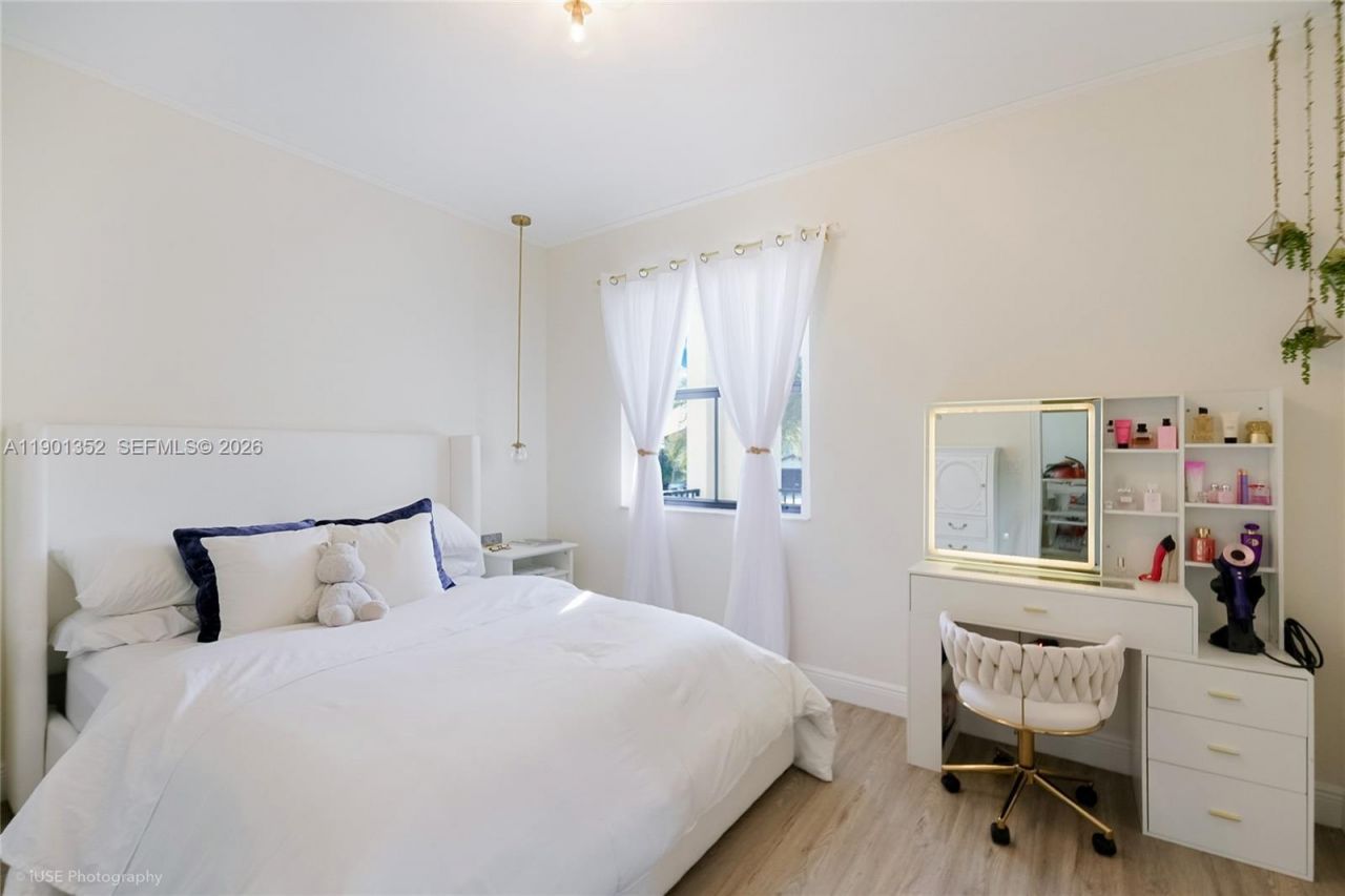 8723 NW 102nd Pl, Doral, FL 33178 Photo