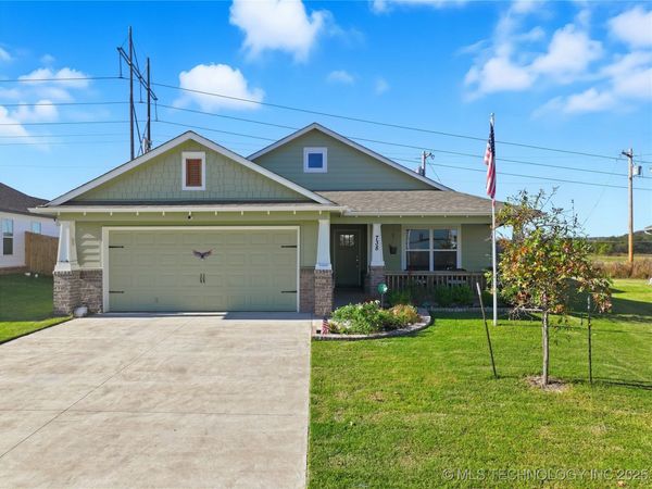 738 W 54th Street S, Sand Springs, OK 74063