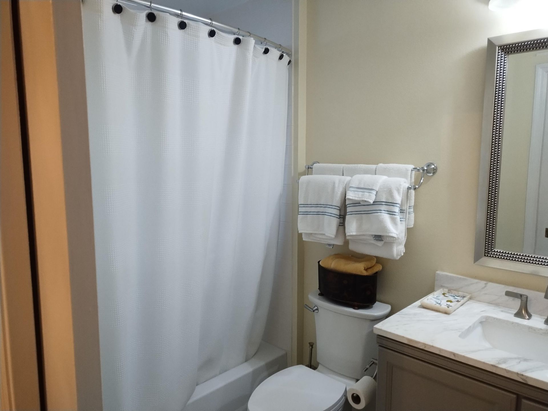 906 Dickens Place, West Palm Beach, FL 33411 Photo