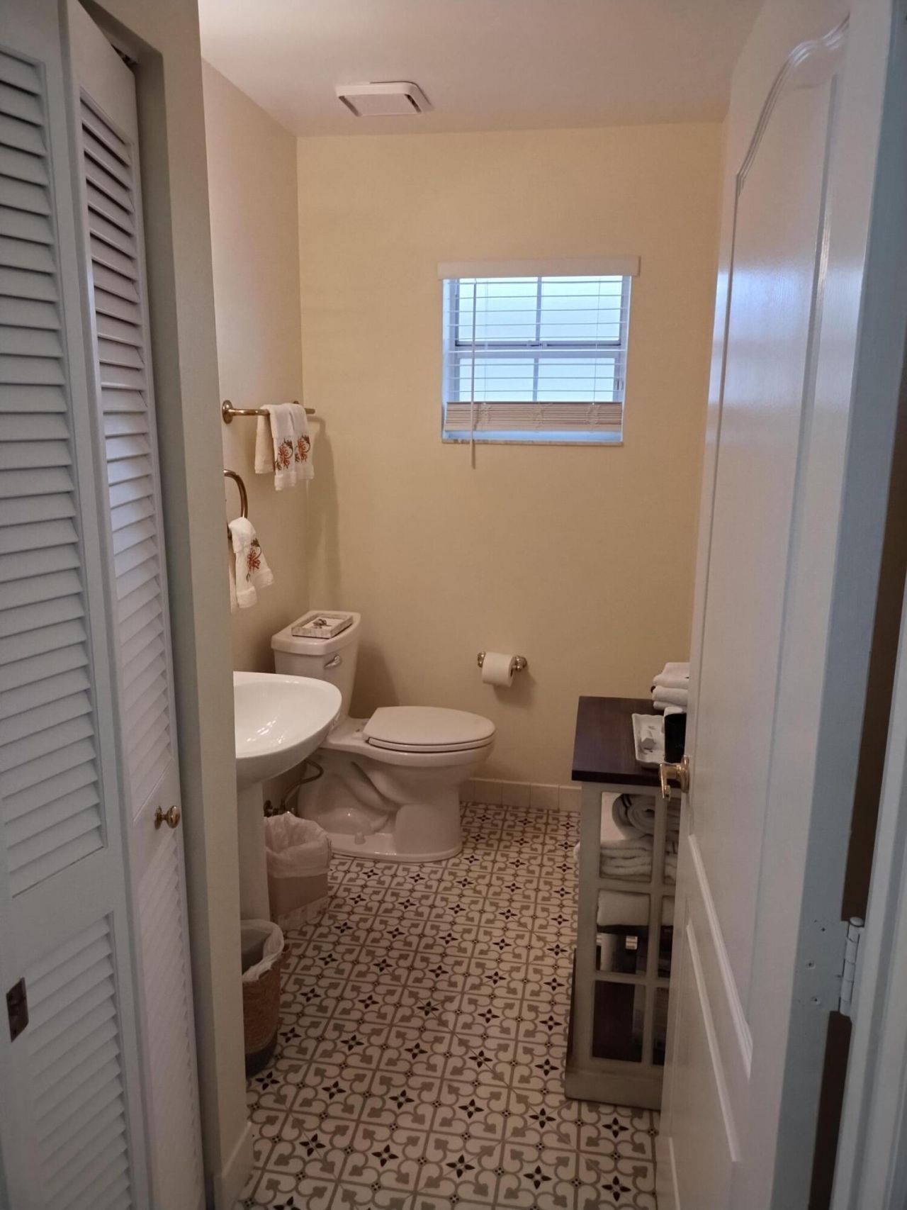 906 Dickens Place, West Palm Beach, FL 33411 Photo