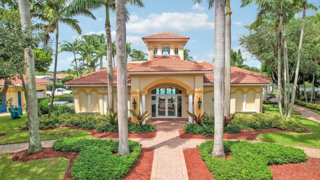 2850 S Oasis Drive, Boynton Beach, FL 33426 Photo