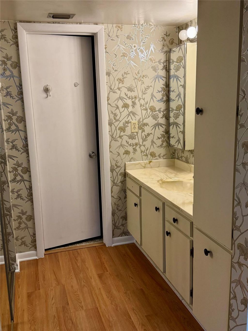 900 Colony Point Circle, Unit 121, Pembroke Pines, FL 33026 Photo