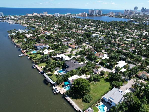 1010 S Northlake Drive, Hollywood, FL 33019