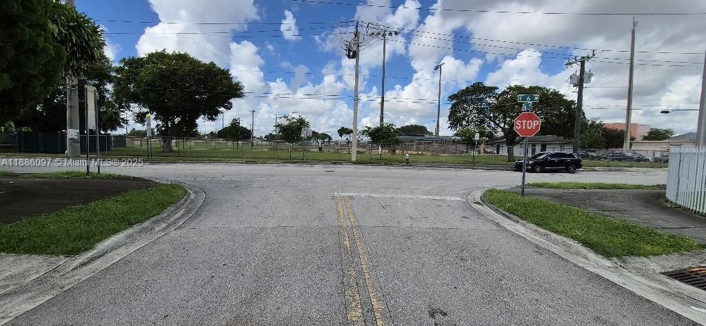 610 E 6th Pl, Hialeah, FL 33010 Photo