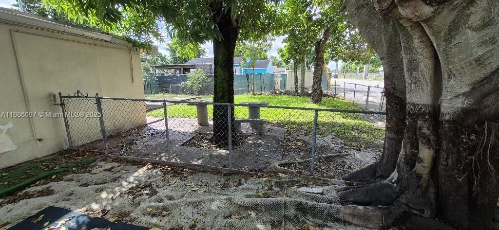 610 E 6th Pl, Hialeah, FL 33010 Photo