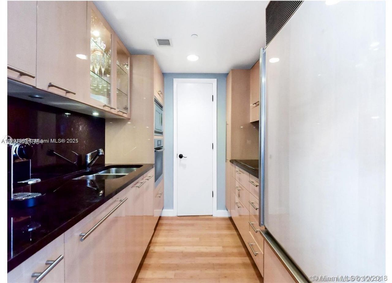 6801 Collins Ave, Unit 1209, Miami Beach, FL 33141 Photo