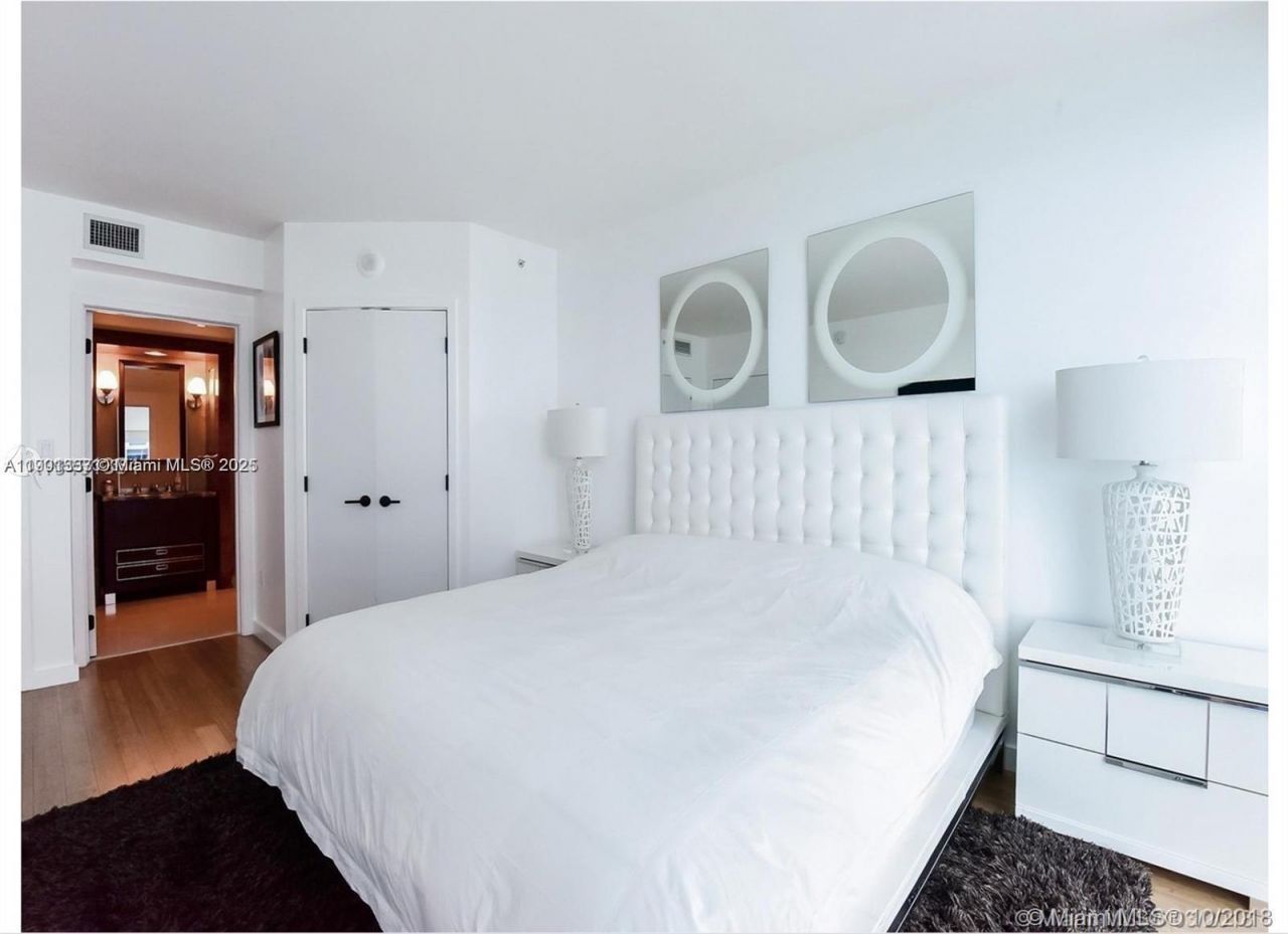 6801 Collins Ave, Unit 1209, Miami Beach, FL 33141 Photo