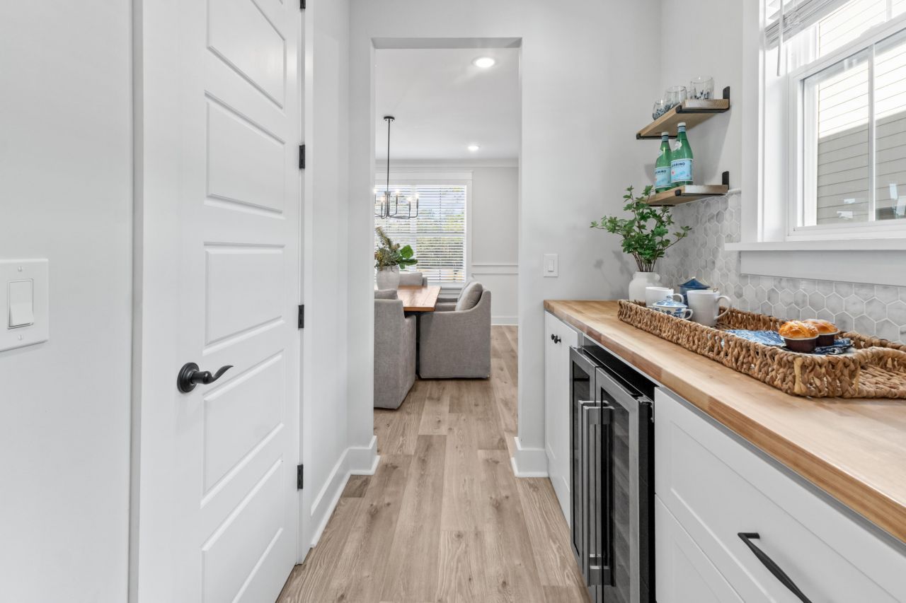 1554 N Lakeshore Drive Photo 10