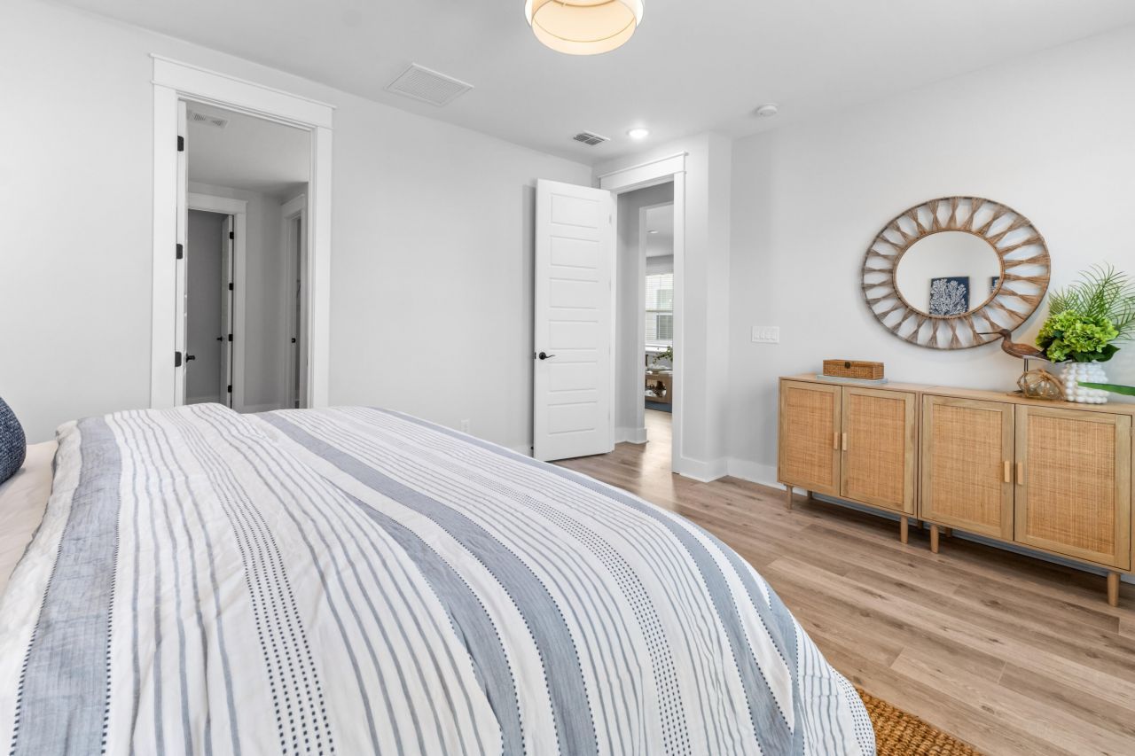 1554 N Lakeshore Drive Photo 20