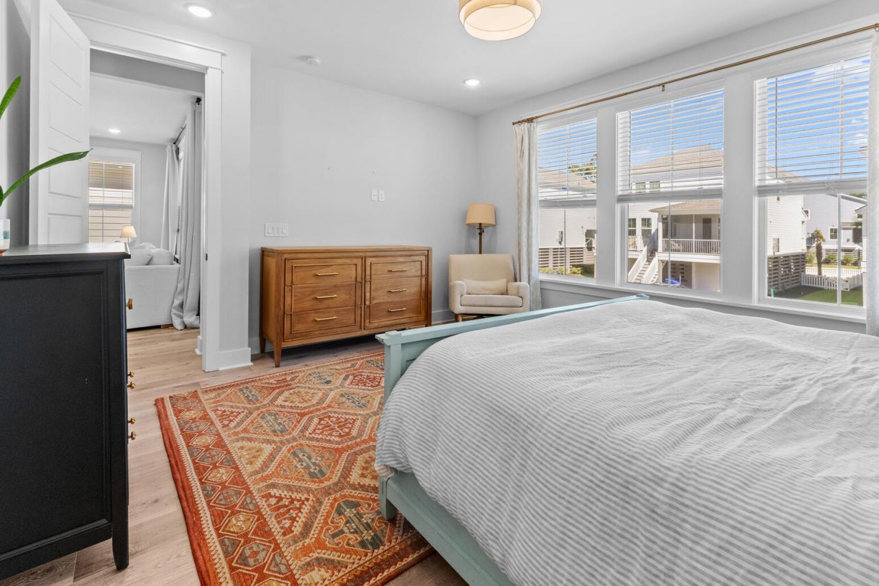 1554 N Lakeshore Drive Photo 26