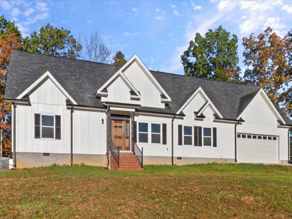 975 Weakley Creek Road, Lawrenceburg, TN 38464